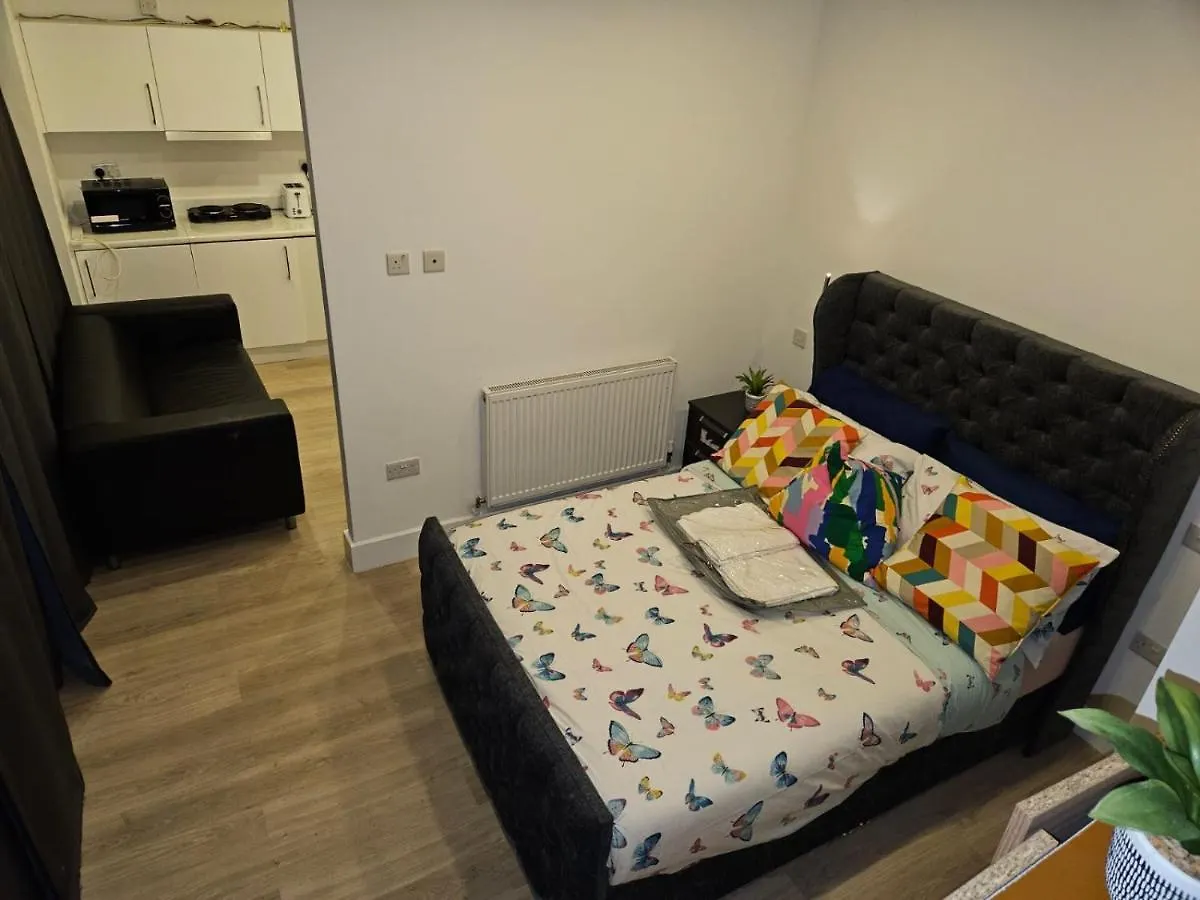 Luxury 1-Bed Apartment In London